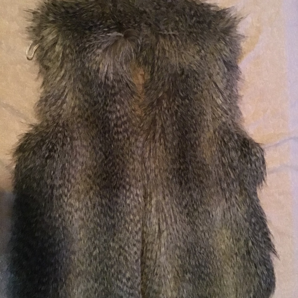 Michael Michael Kors Faux Raccoon Fur Vest - Picture 5 of 6